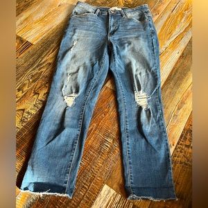 Kancan size 11 Jean capris.